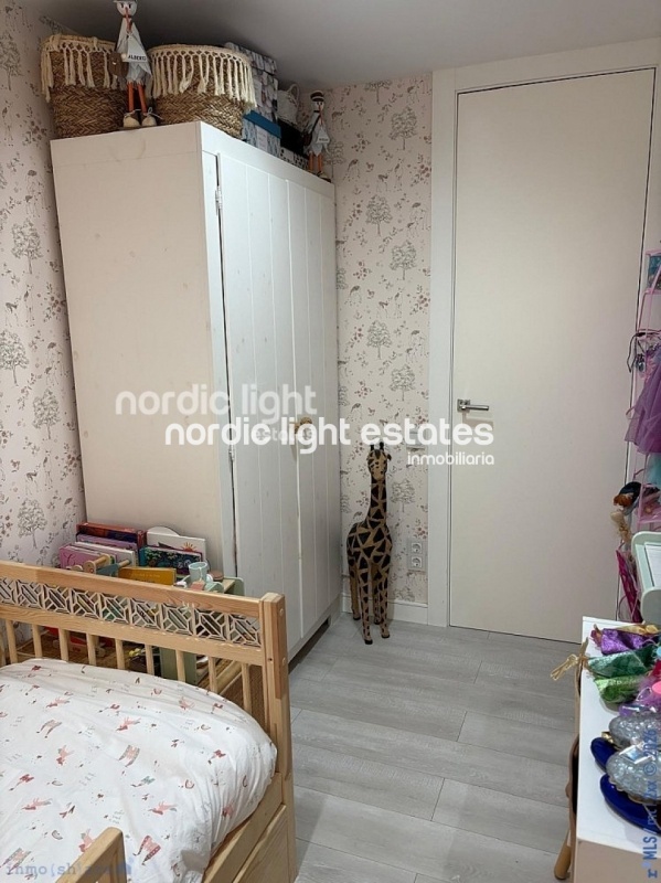 Extravagante y moderno dúplex en segunda línea de la playa