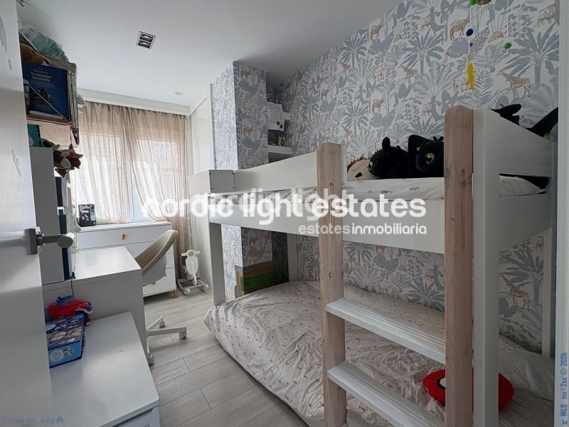 Extravagante y moderno dúplex en segunda línea de la playa