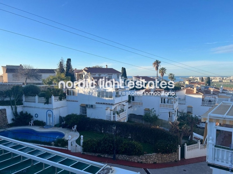 Atractiva casa pareada en una urbanización muy cotizada