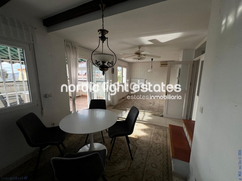 Atractiva casa pareada en una urbanización muy cotizada