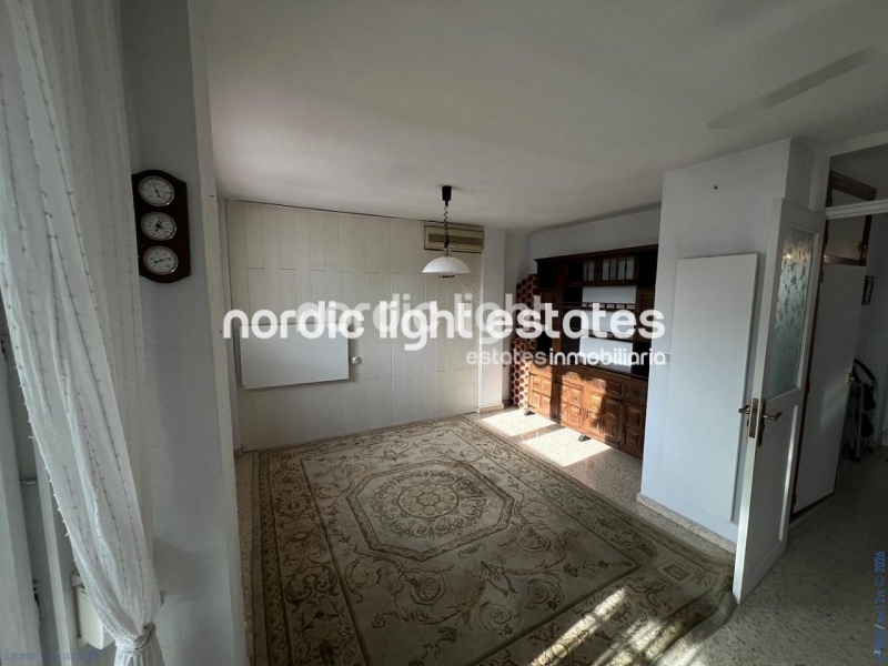 Atractiva casa pareada en una urbanización muy cotizada