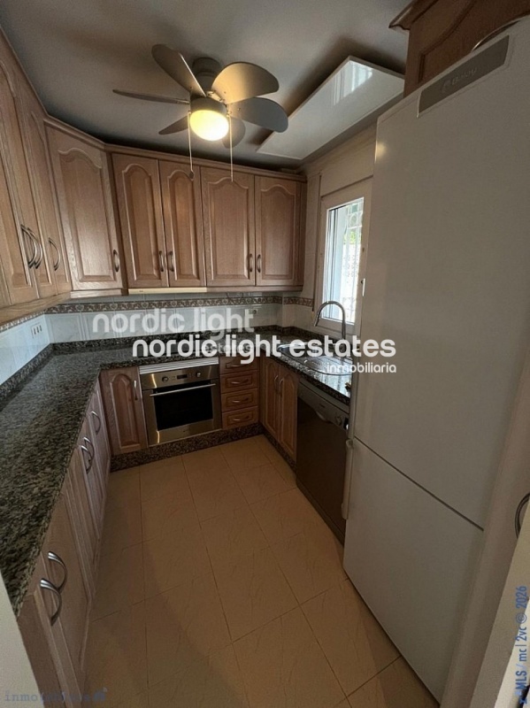 Atractiva casa pareada en una urbanización muy cotizada