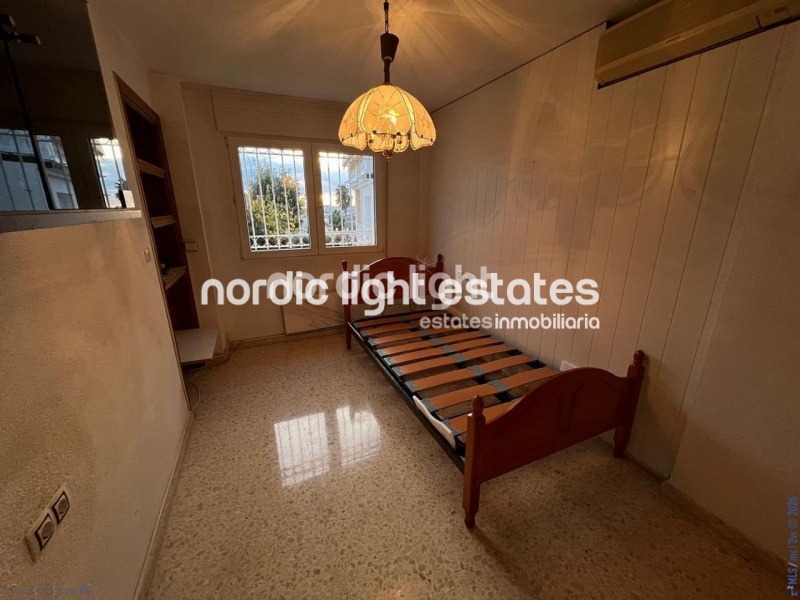 Atractiva casa pareada en una urbanización muy cotizada