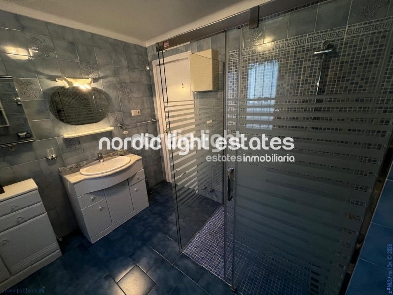 Atractiva casa pareada en una urbanización muy cotizada