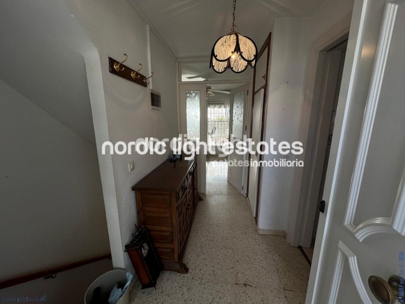 Atractiva casa pareada en una urbanización muy cotizada