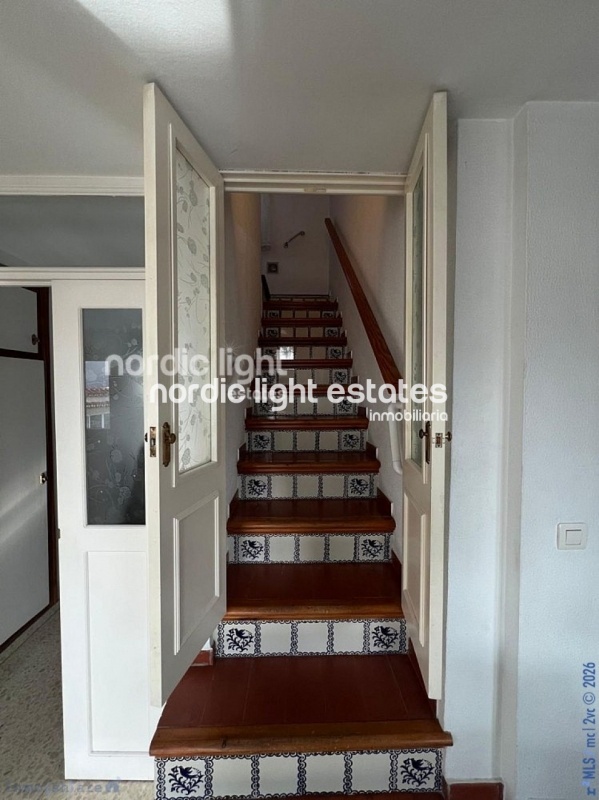 Atractiva casa pareada en una urbanización muy cotizada