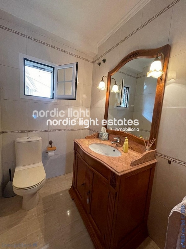 Imponente villa con 5 dormitorios, ascensor y garaje