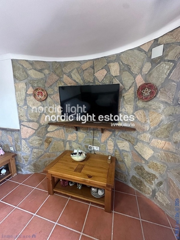 Lovely and very spacious villa plus a self-contained apartment 