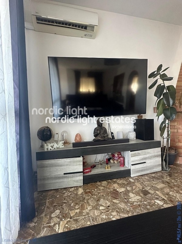 Lovely and very spacious villa plus a self-contained apartment 