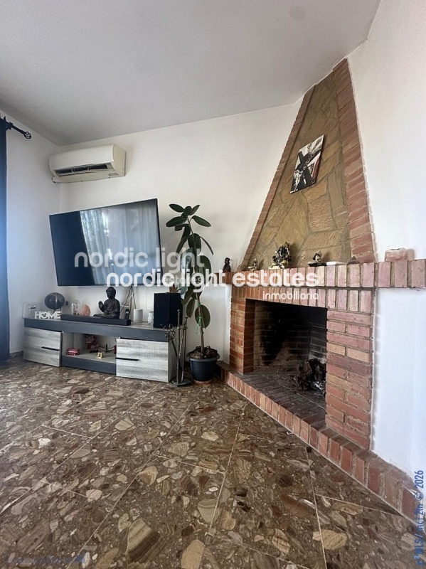 Lovely and very spacious villa plus a self-contained apartment 