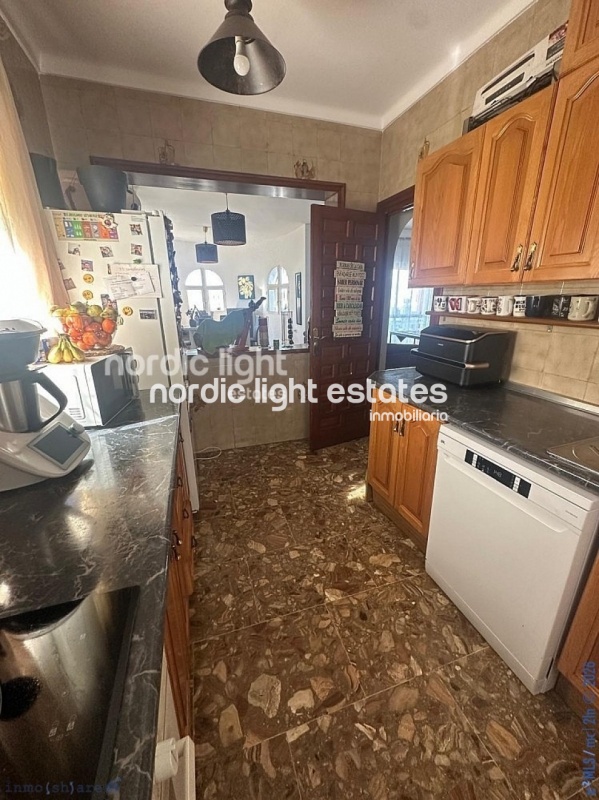 Lovely and very spacious villa plus a self-contained apartment 