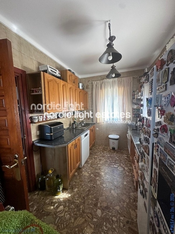 Lovely and very spacious villa plus a self-contained apartment 