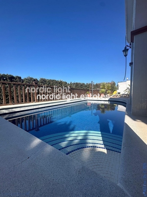 Lovely and very spacious villa plus a self-contained apartment 