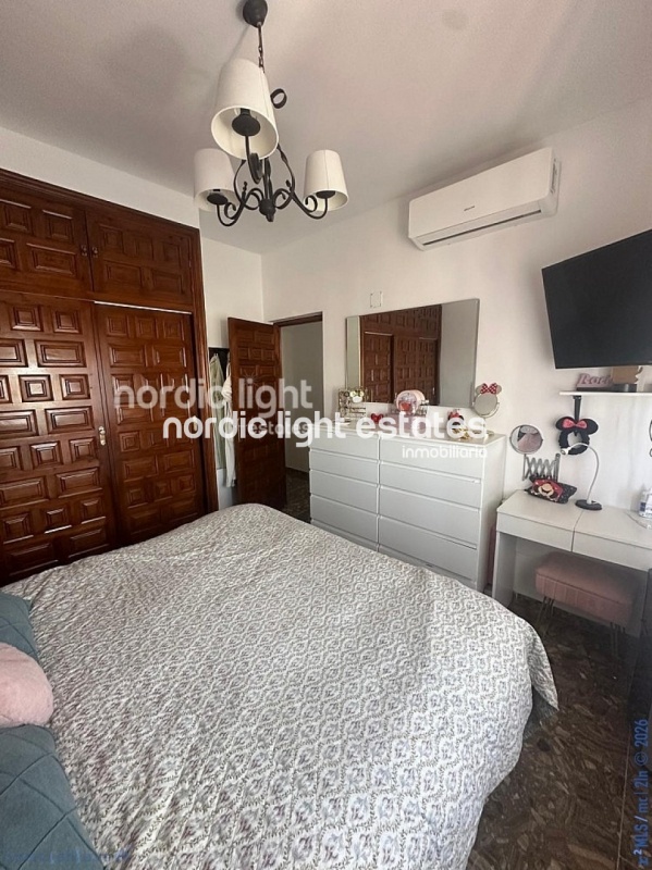 Lovely and very spacious villa plus a self-contained apartment 