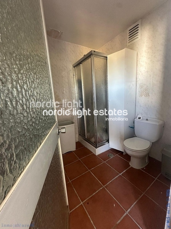 Lovely and very spacious villa plus a self-contained apartment 