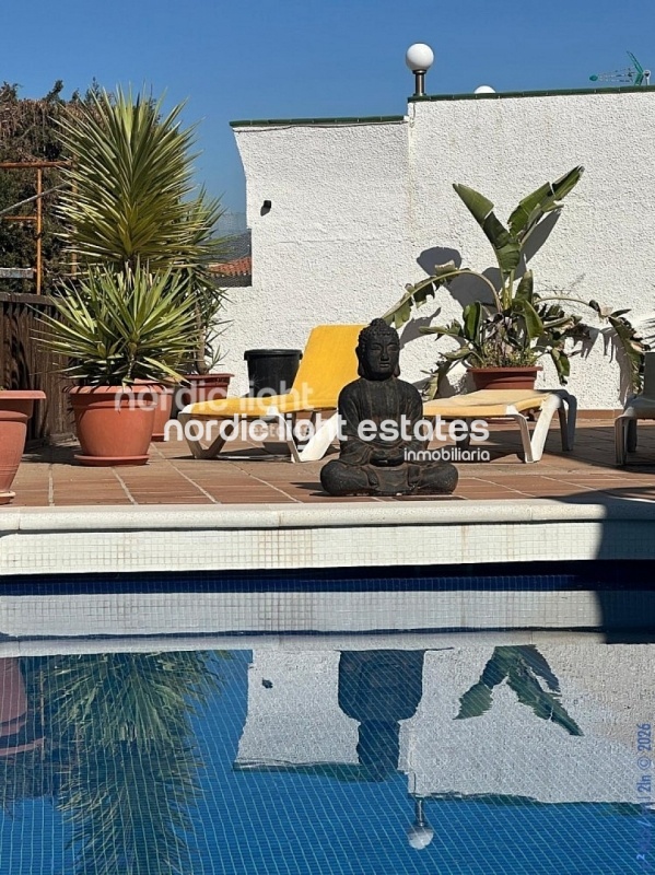 Lovely and very spacious villa plus a self-contained apartment 