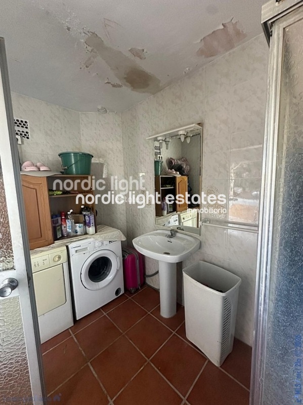 Lovely and very spacious villa plus a self-contained apartment 