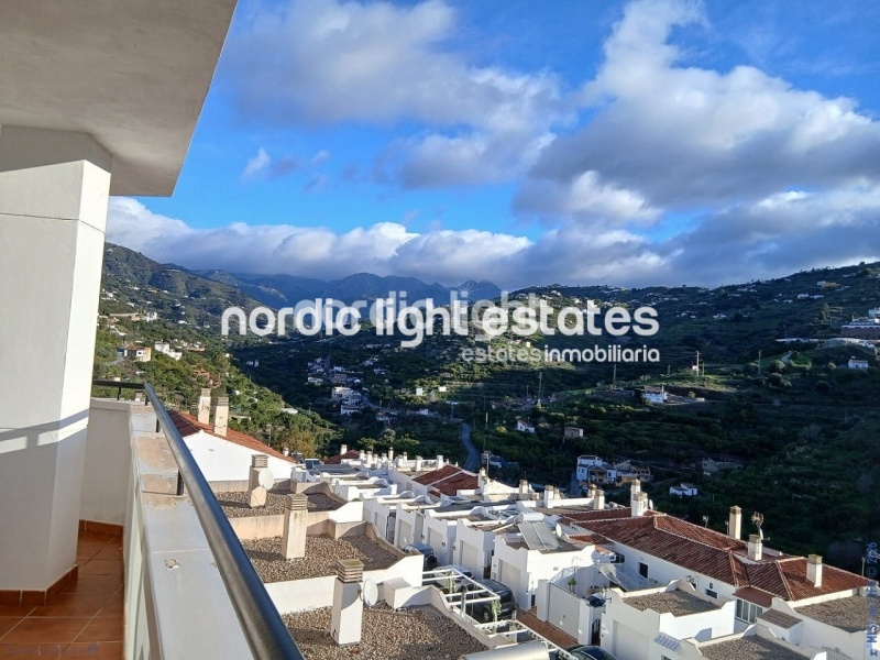 Modern apartment in excellent condition, parking space and store room