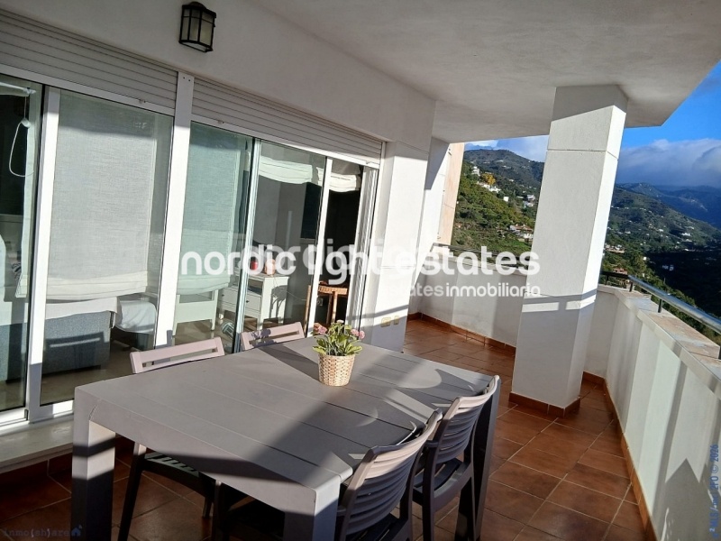 Modern apartment in excellent condition, parking space and store room