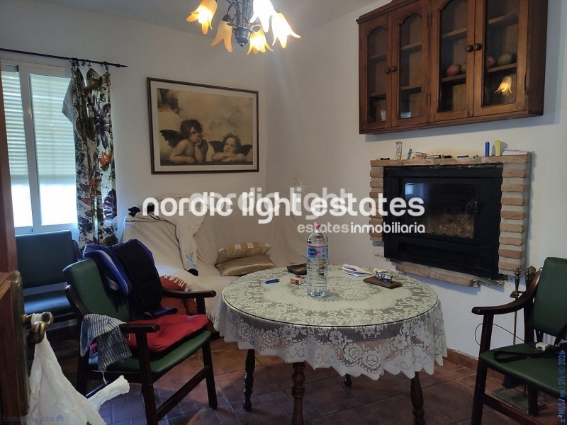 Spacious countryside house with two independent dwellings