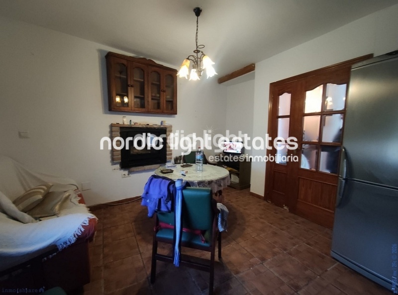 Spacious countryside house with two independent dwellings