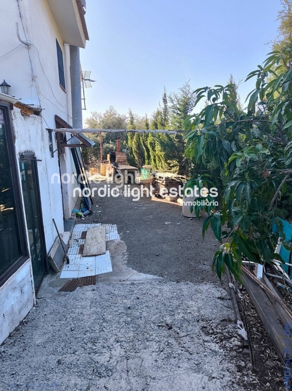 Spacious countryside house with two independent dwellings