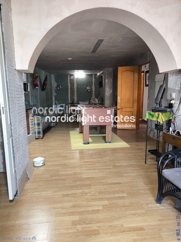 Spacious countryside house with two independent dwellings