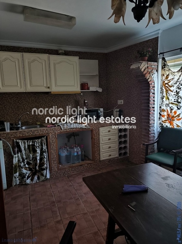 Spacious countryside house with two independent dwellings