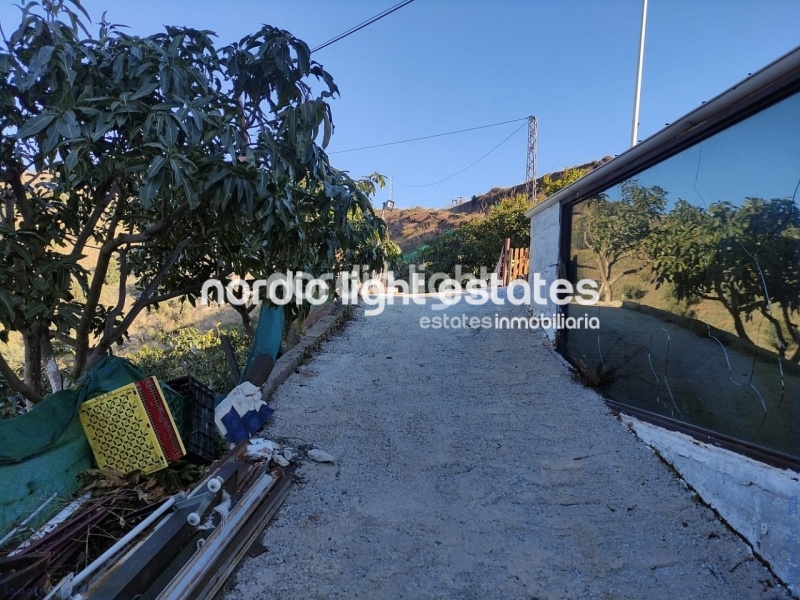 Spacious countryside house with two independent dwellings