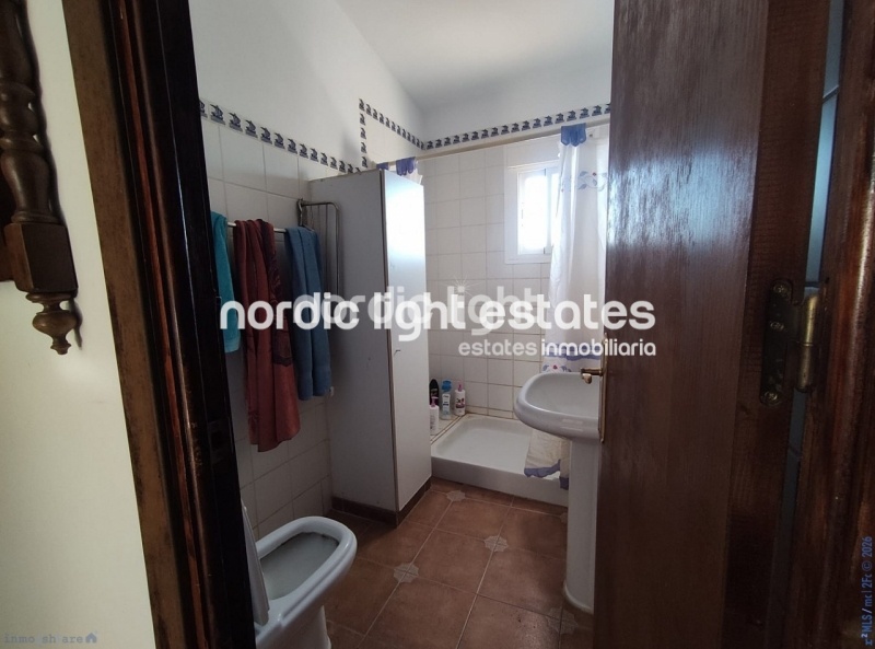 Spacious countryside house with two independent dwellings