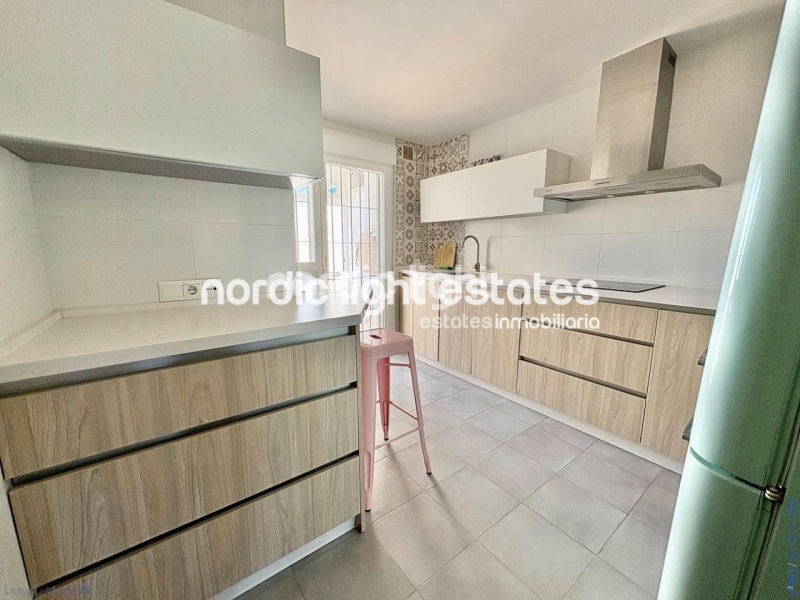 Outstanding apartment in a highly desirable location next to Baviera Golf