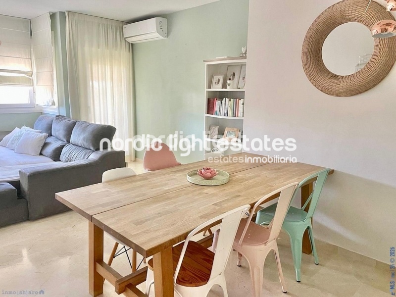 Outstanding apartment in a highly desirable location next to Baviera Golf