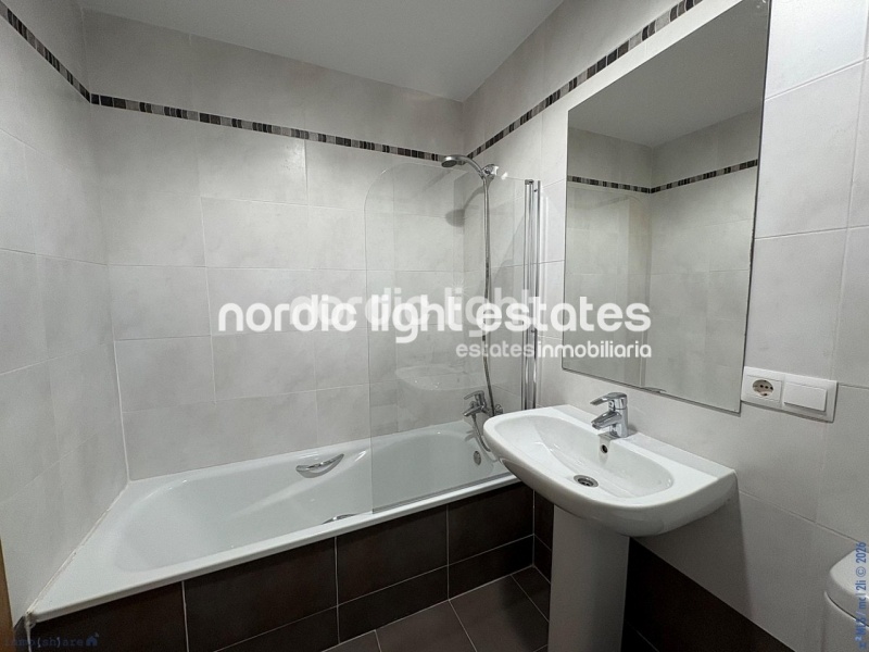 Outstanding apartment in a highly desirable location next to Baviera Golf