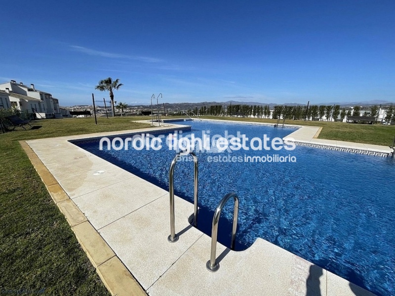 Outstanding apartment in a highly desirable location next to Baviera Golf