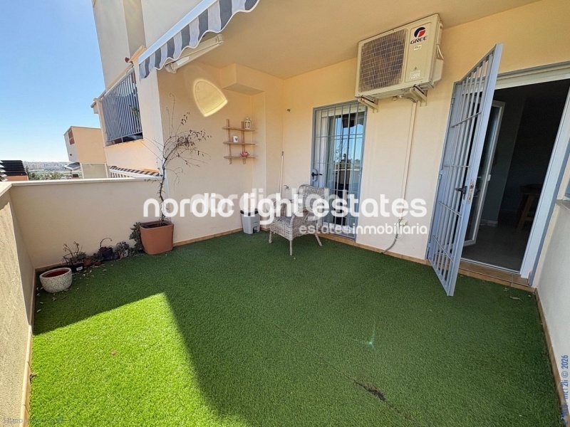 Outstanding apartment in a highly desirable location next to Baviera Golf