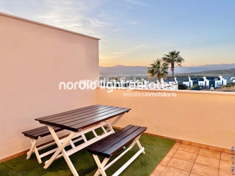 Outstanding apartment in a highly desirable location next to Baviera Golf