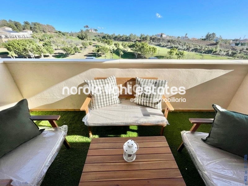 Outstanding apartment in a highly desirable location next to Baviera Golf