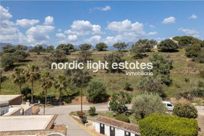 Beautiful townhouse with panoramic sea and mountain views 