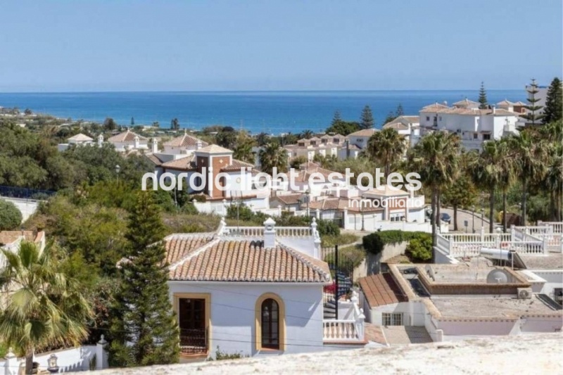 Beautiful townhouse with panoramic sea and mountain views 
