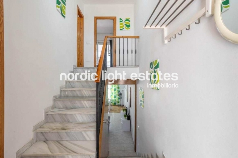 Beautiful townhouse with panoramic sea and mountain views 