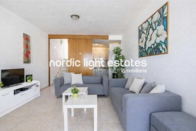 Beautiful townhouse with panoramic sea and mountain views 