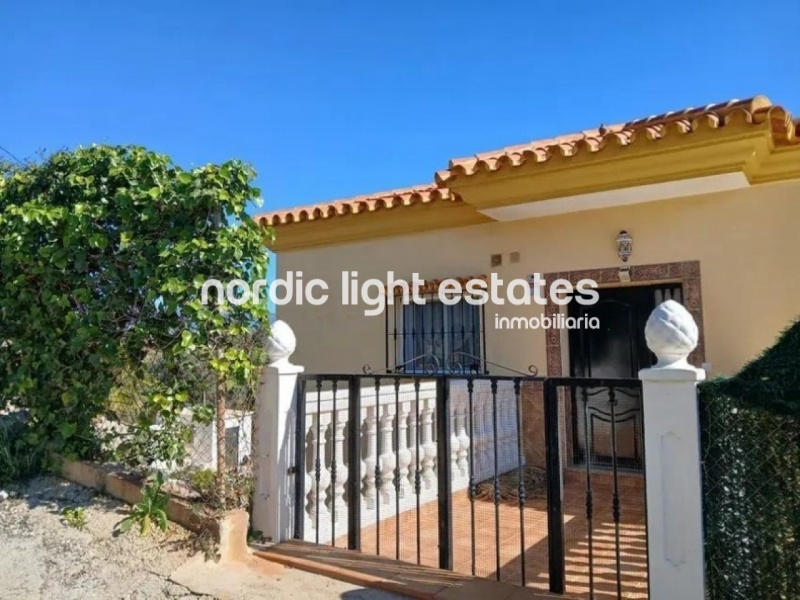 Lovely and very spacious villa with a guest apartment