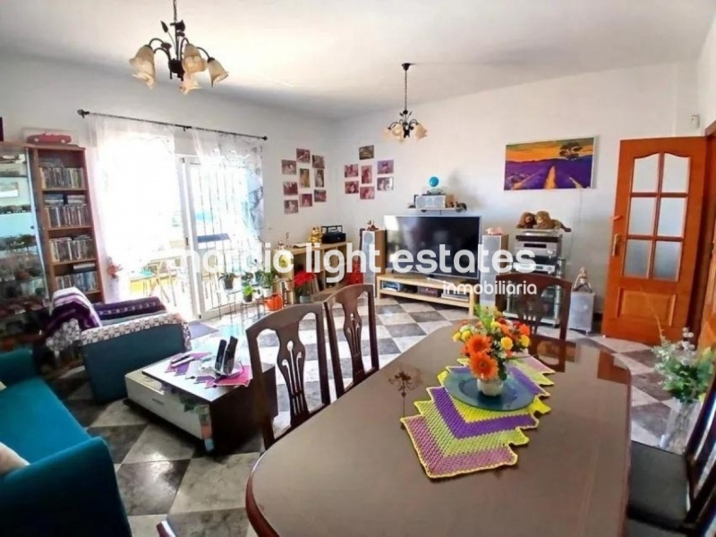 Lovely and very spacious villa with a guest apartment