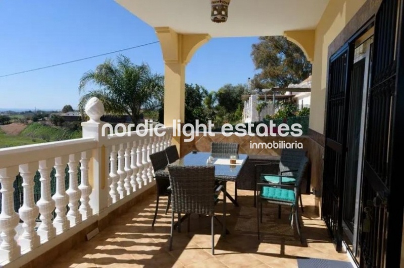 Lovely and very spacious villa with a guest apartment