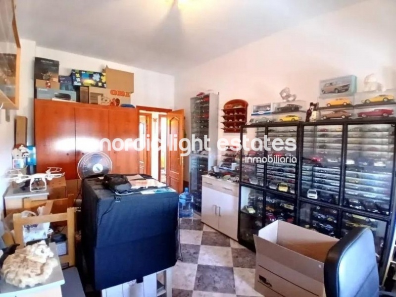 Lovely and very spacious villa with a guest apartment