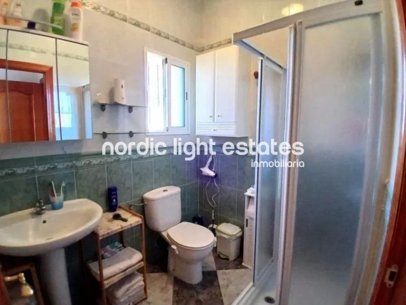 Lovely and very spacious villa with a guest apartment