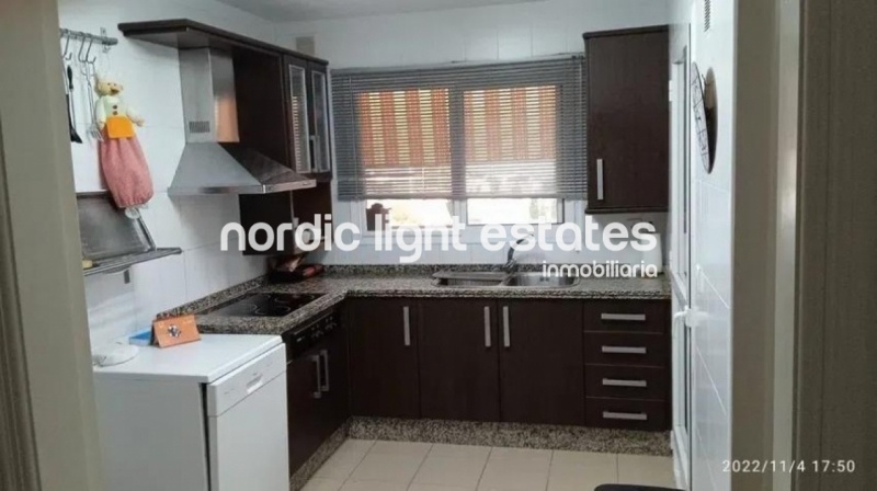 Excelente piso en El Palo. Piscina, pista de tenis, plaza de garaje