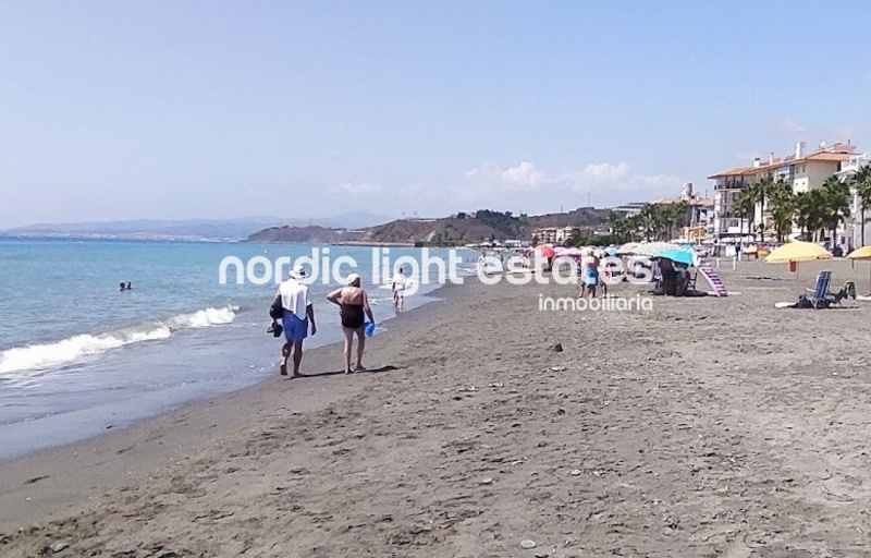 Frontline beach apartment 