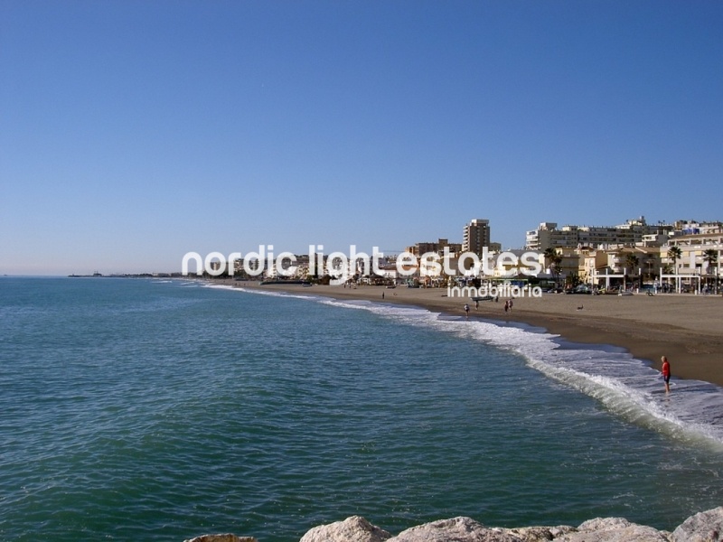 Interesante oportunidad muy cerca d la playa La Carihuela