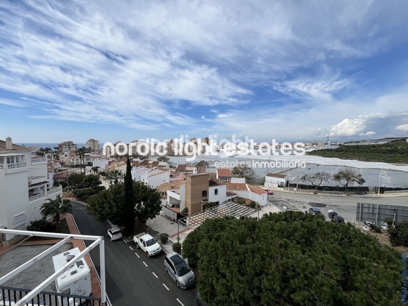 Acogedor ático con gran terraza y cochera